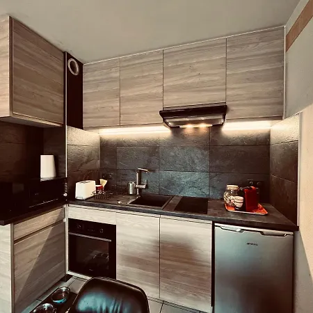 Du Bourg, Proximite & Апартаменты