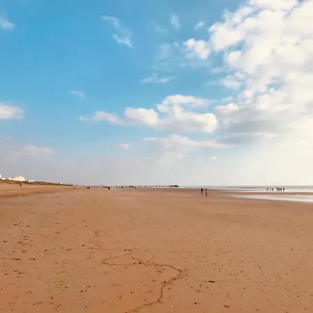 Du Bourg, Proximite & Апартаменты