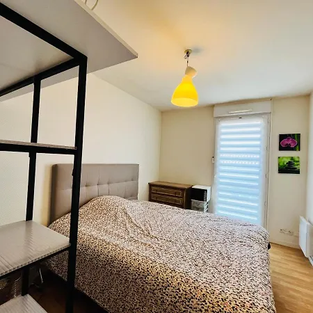 Du Bourg, Proximite & Апартаменты